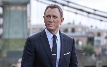 screenshoot for Being James Bond: The Daniel Craig Story